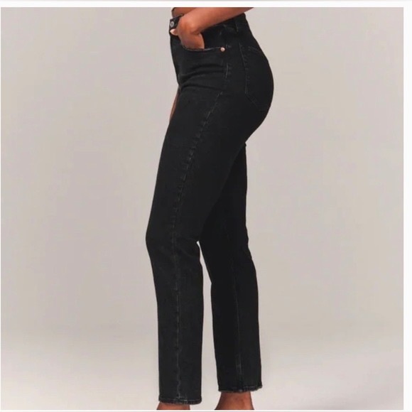 Curve Love Ultra High Rise Ankle Straight Jean in Black size 29 - Picture 3 of 5